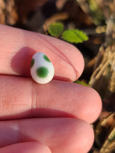 Load image into Gallery viewer, Spotted Egg pearl - yoshi egg