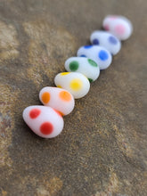 Load image into Gallery viewer, Spotted Egg pearl - yoshi egg