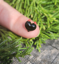 Load image into Gallery viewer, Horny Heart