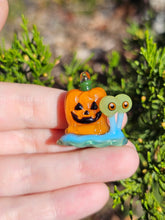 Load image into Gallery viewer, UV Gary pendant