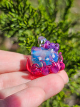 Load image into Gallery viewer, Octopus HK pendant