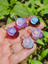 Load image into Gallery viewer, UV Spider pendant