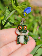 Load image into Gallery viewer, Alligator pendant