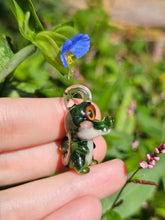 Load image into Gallery viewer, Alligator pendant