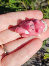 Load image into Gallery viewer, Slowpoke pendant