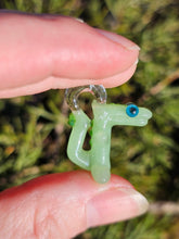 Load image into Gallery viewer, Dancing Toothless pendant - 10 colors ๐