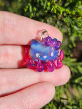 Load image into Gallery viewer, Octopus HK pendant