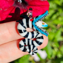 Load image into Gallery viewer, Sandworm pendant