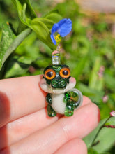 Load image into Gallery viewer, Alligator pendant