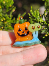 Load image into Gallery viewer, UV Gary pendant