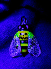 Load image into Gallery viewer, UV Halloween Bee pendant