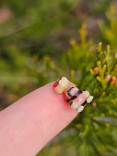 Load image into Gallery viewer, Krokorok pearl