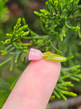 Load image into Gallery viewer, Tulip pillar