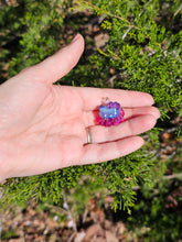 Load image into Gallery viewer, Octopus HK pendant