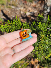 Load image into Gallery viewer, UV Gary pendant