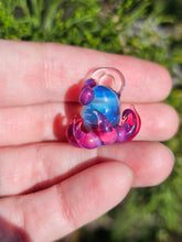 Load image into Gallery viewer, Octopus HK pendant