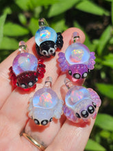 Load image into Gallery viewer, UV Spider pendant