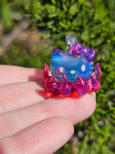 Load image into Gallery viewer, Octopus HK pendant