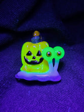 Load image into Gallery viewer, UV Gary pendant