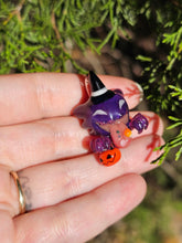 Load image into Gallery viewer, Halloween Haunter pendant