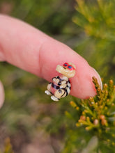 Load image into Gallery viewer, Krokorok pearl