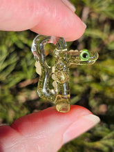 Load image into Gallery viewer, Dancing Toothless pendant - 10 colors ๐