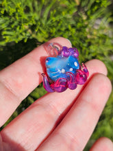 Load image into Gallery viewer, Octopus HK pendant