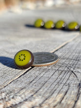 Load image into Gallery viewer, Kiwi pearl