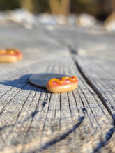 Load image into Gallery viewer, Hotdog pearl