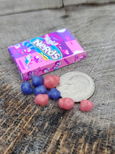 Load image into Gallery viewer, Nerds glass pearl set