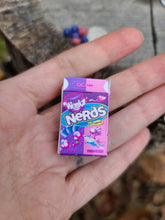 Load image into Gallery viewer, Nerds glass pearl set