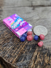 Load image into Gallery viewer, Nerds glass pearl set