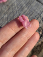 Load image into Gallery viewer, Pink Bunny Ears pearl