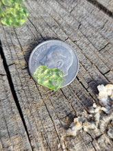 Load image into Gallery viewer, Uv reactive Shatter pearl