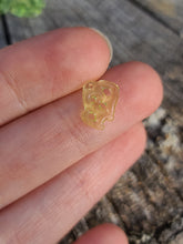 Load image into Gallery viewer, Uv reactive Shatter pearl