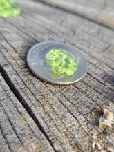 Load image into Gallery viewer, Uv reactive Shatter pearl