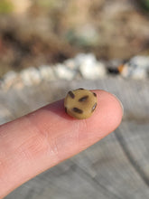 Load image into Gallery viewer, Chocolate Chip Cookie pearl