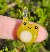 Load image into Gallery viewer, Frog pendant
