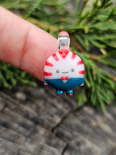 Load image into Gallery viewer, Peppermint Butler pendant
