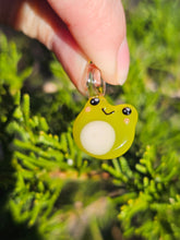 Load image into Gallery viewer, Frog pendant
