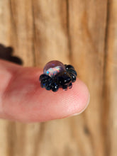 Load image into Gallery viewer, Spider pearl
