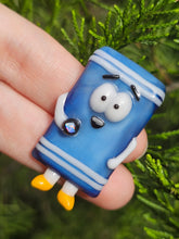 Load image into Gallery viewer, Towelie pendant
