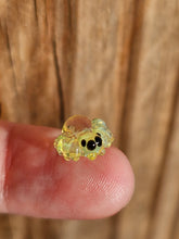 Load image into Gallery viewer, Spider pearl
